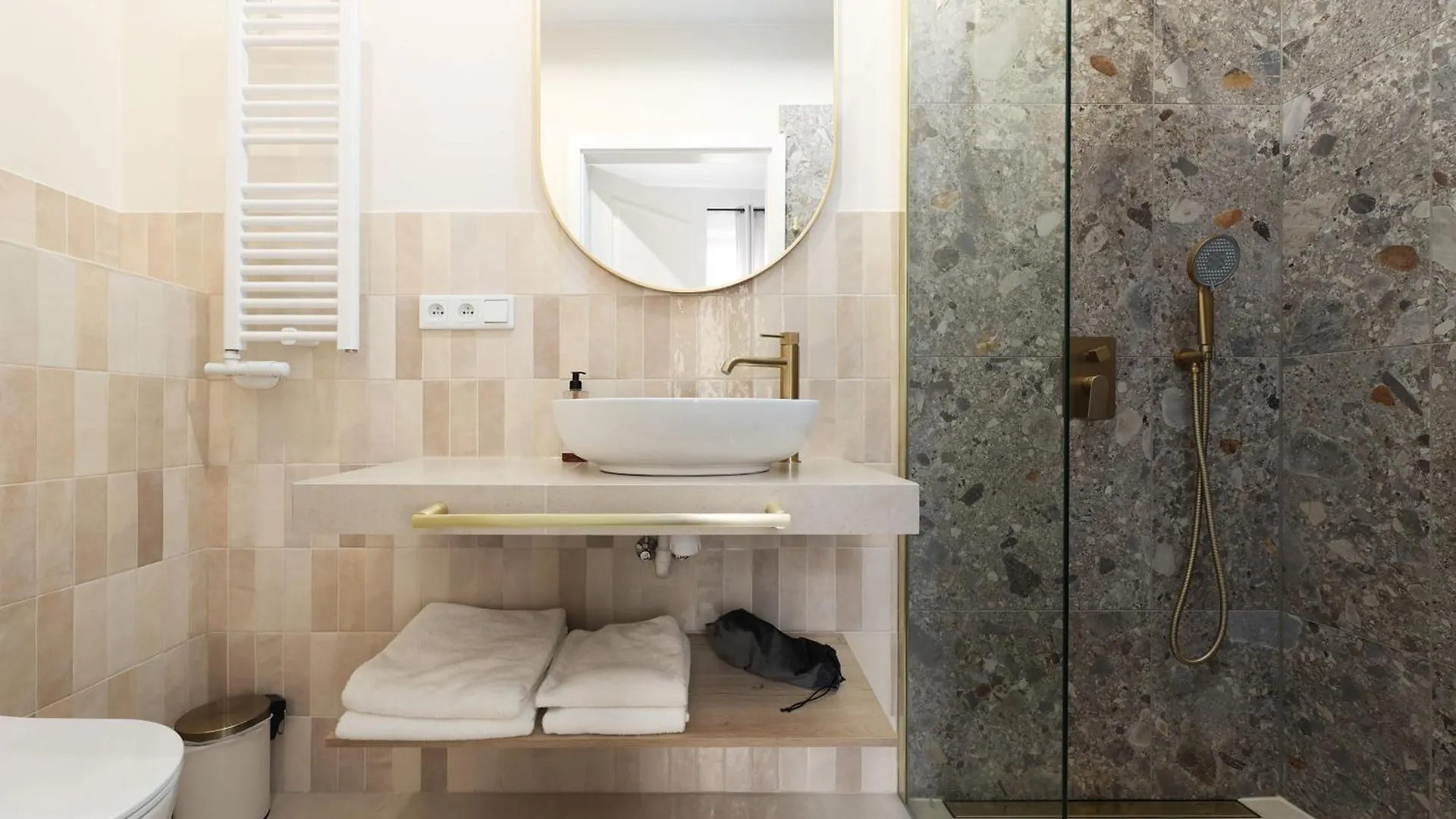 Hetman Main Square Apartments Krakow 0*,  Poland