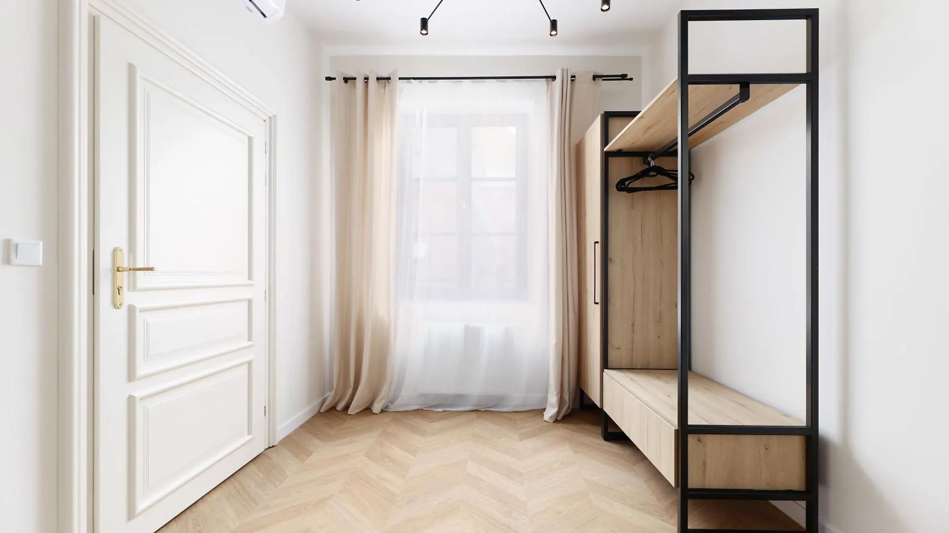 Hetman Main Square Apartments Krakow 0*,  Poland